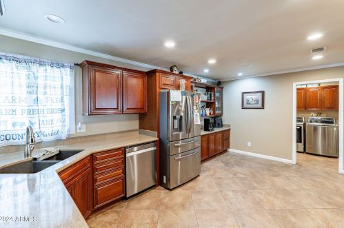 5752 Monte Cristo Ave, Glendale AZ 85306-2230 exterior