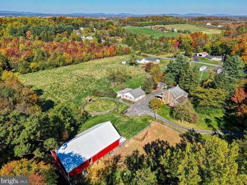 7455 Hillside Dr, Spring Grove PA  17362-8555 exterior