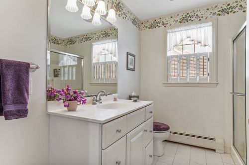 24 Briallia Cir, Newmarket NH  03857-2194 exterior