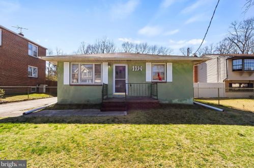 1194 Red Bank Ave, West Deptford, NJ 08086-3004