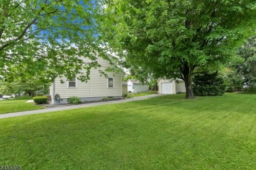 233 3 Ave, Manville NJ  08835-1314 exterior