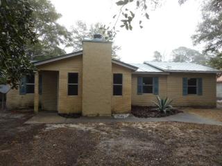 308 2nd St, Carrabelle, FL 32322-5071