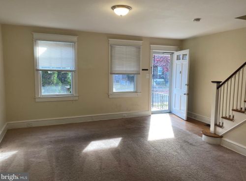 105 Cooper Ave, Camden NJ  08107-2209 exterior