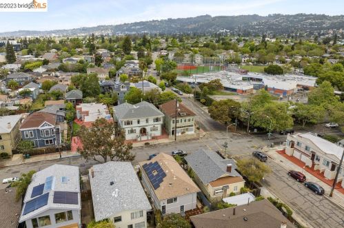 409 45th St, Oakland CA  94609-2124 exterior