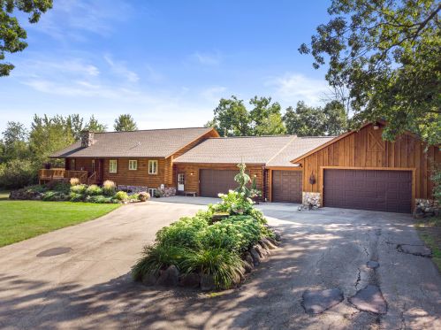 2717 Beaumont Ave, Waterford WI  53185-4933 exterior