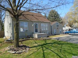54 Fairfield St, Carlisle, PA 17013-3145