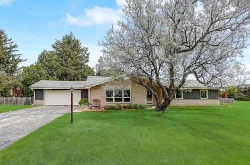 6830 Neil Pl, Milwaukee, WI 53209-2825