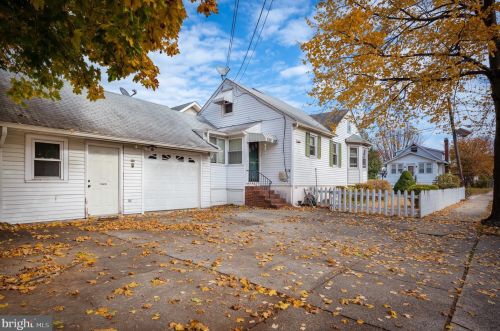 134 Barber Ave, West Deptford, NJ 08096-2363