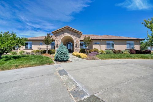 3959 Skyhawk Ln, Vacaville CA  95688-9516 exterior