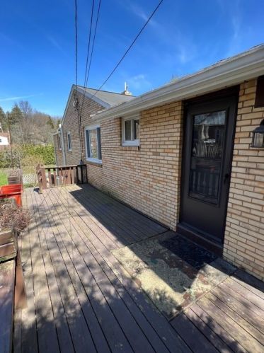 8040 Remington Dr, Pittsburgh PA  15237-6235 exterior