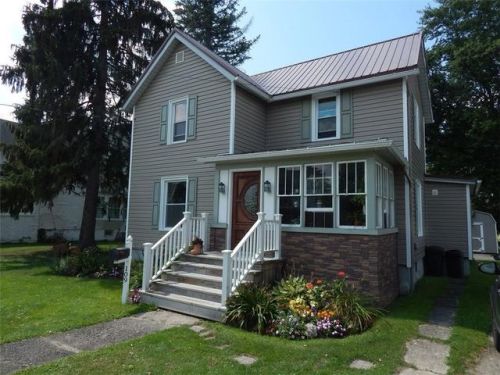 109 Main St, Wayland, NY 14572-1033