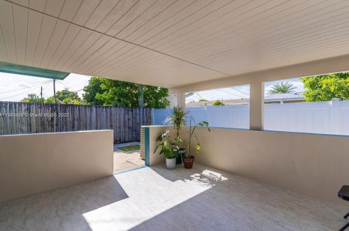 8121 15th Ct, Hollywood FL  33024-5013 exterior