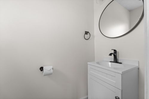 1023 Royal Dr, Canonsburg PA  15317-5004 exterior