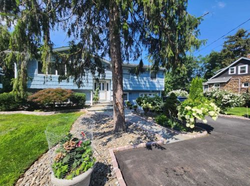 119 Old Haverstraw Rd, Congers, NY 10920-1605