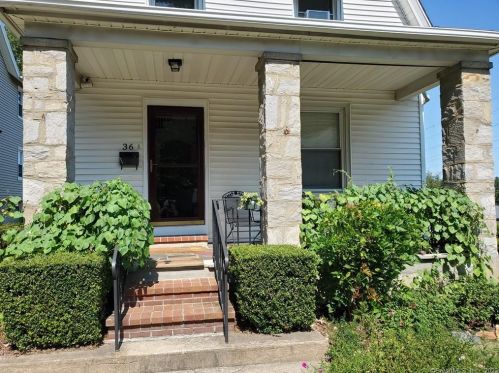 36 Hull St, Ansonia, CT 06401-1015