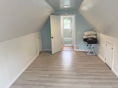 79 Botsford Ave, Milford CT  06460-5852 exterior