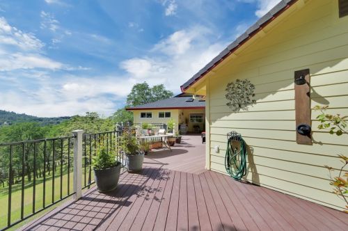 18883 Hummingbird Dr, Lake Wildwood CA  95946-9694 exterior