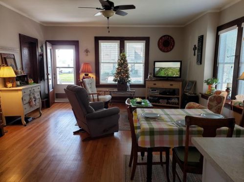 220 Merrimac St, Dodgeville WI  53533-1520 exterior