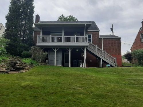 107 De Arment Pkwy, Pittsburgh, PA 15241-1323