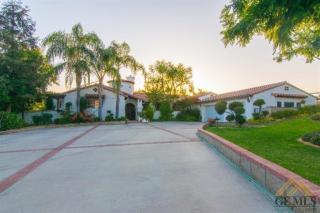 3422 View St, Bakersfield, CA 93306-9732