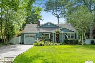 535 Brooklyn Blvd, Brightwaters, NY 11718-1003