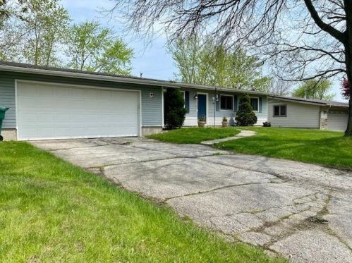 417 Sherman Dr, Valpo, IN 46385-8141
