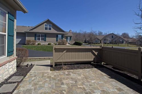 116 Stonegate Dr, Pataskala, OH 43062-8089