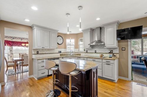 8008 Saddlewood Dr, Bridgeville, PA 15017-1179