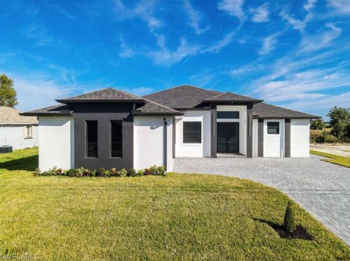 831 11th Ter, Cape Coral, FL 33909-1438