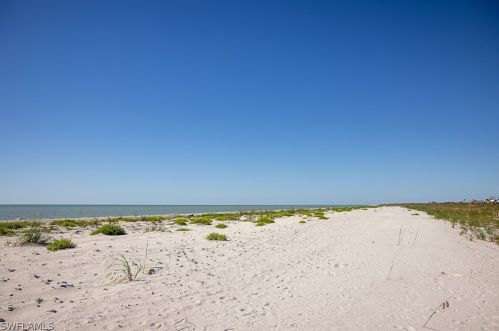 4781 Tradewinds Dr, Sanibel, FL 33957-2603