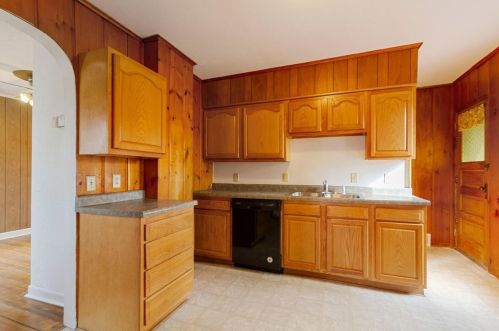 555 4th St, Columbus, MN 55025