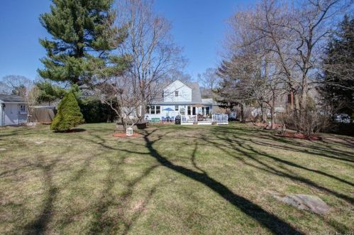 5 Marilyn Rd, Waterford, CT 06385-1611