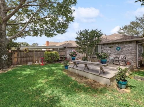 1412 Baker Dr, Cedar Hill TX 75104-1342 exterior