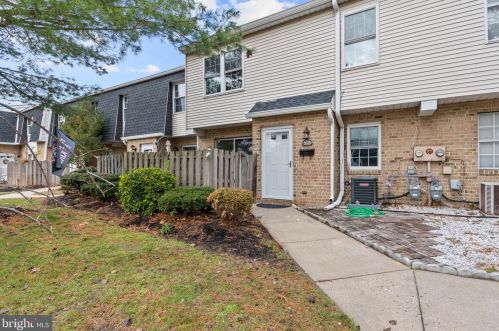 2191 Harbour Dr, Palmyra, NJ 08065-1123