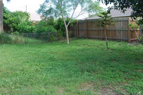 1627 26th Ct, West Palm Beach, FL 33404-4011