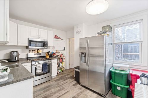 1815 Fox Way, Pittsburgh PA  15203-1731 exterior