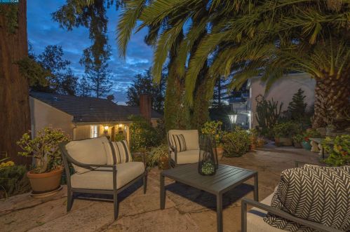 40 Las Palomas, Orinda CA  94563-1916 exterior