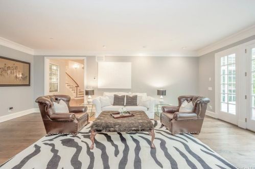 94 Haights Cross Rd, Chappaqua NY  10514-2911 exterior