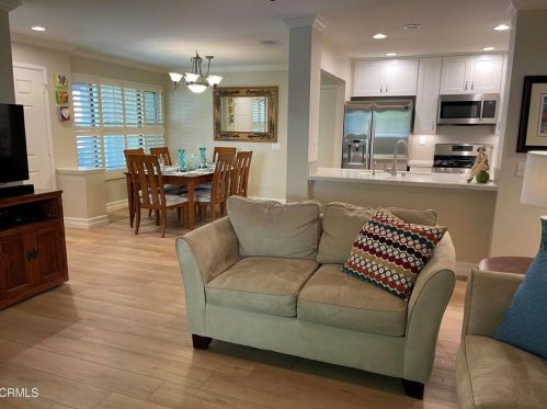 2043 Majorca Dr, Oxnard CA exterior