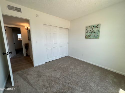 10026 47th Ave, Glendale AZ 85304-4427 exterior