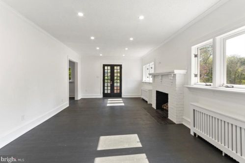 201 Plymouth Pl, Camden NJ  08109-2834 exterior