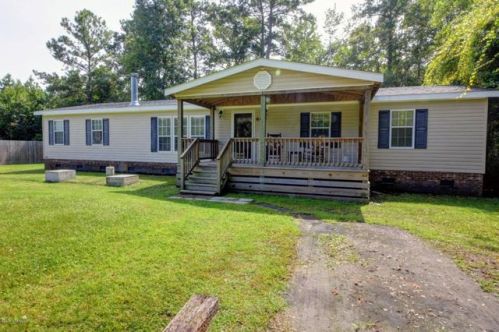604 Branch Dr, Newport, NC 28570-9375