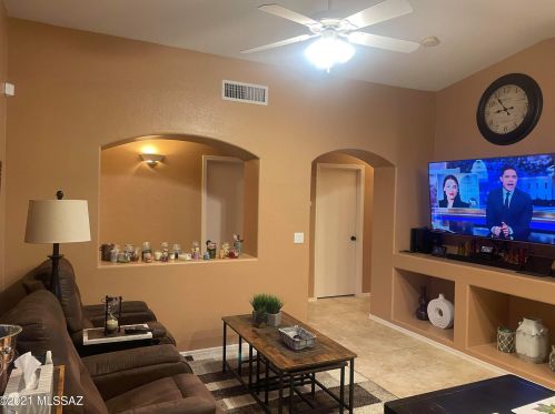 6547 Wilhoit Way, Tucson, AZ 85743-1161