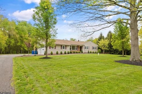 15 Suydam St, White House Station, NJ 08889-3537
