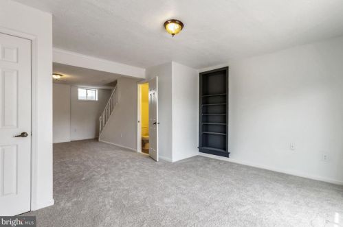 14 Mallard Ct, Charles Town WV  25414-5803 exterior