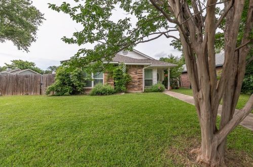 4705 Hibiscus St, Fort Worth, TX 76137-2310