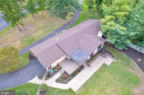 2136 Old Skippack Rd, Harleysville PA  19438-1367 exterior