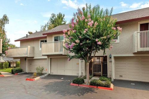 1384 Pinehurst Sq, San Jose, CA 95117-3652