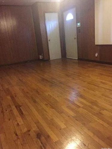 115 Booker Ave, Wheatley Heights, NY 11798-4504