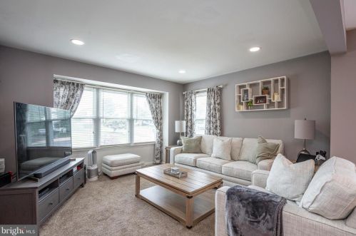 799 Keith Ln, Lansdale, PA 19446-6619